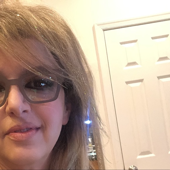 Meet your Posher, Parvin - Picture 1 of 1